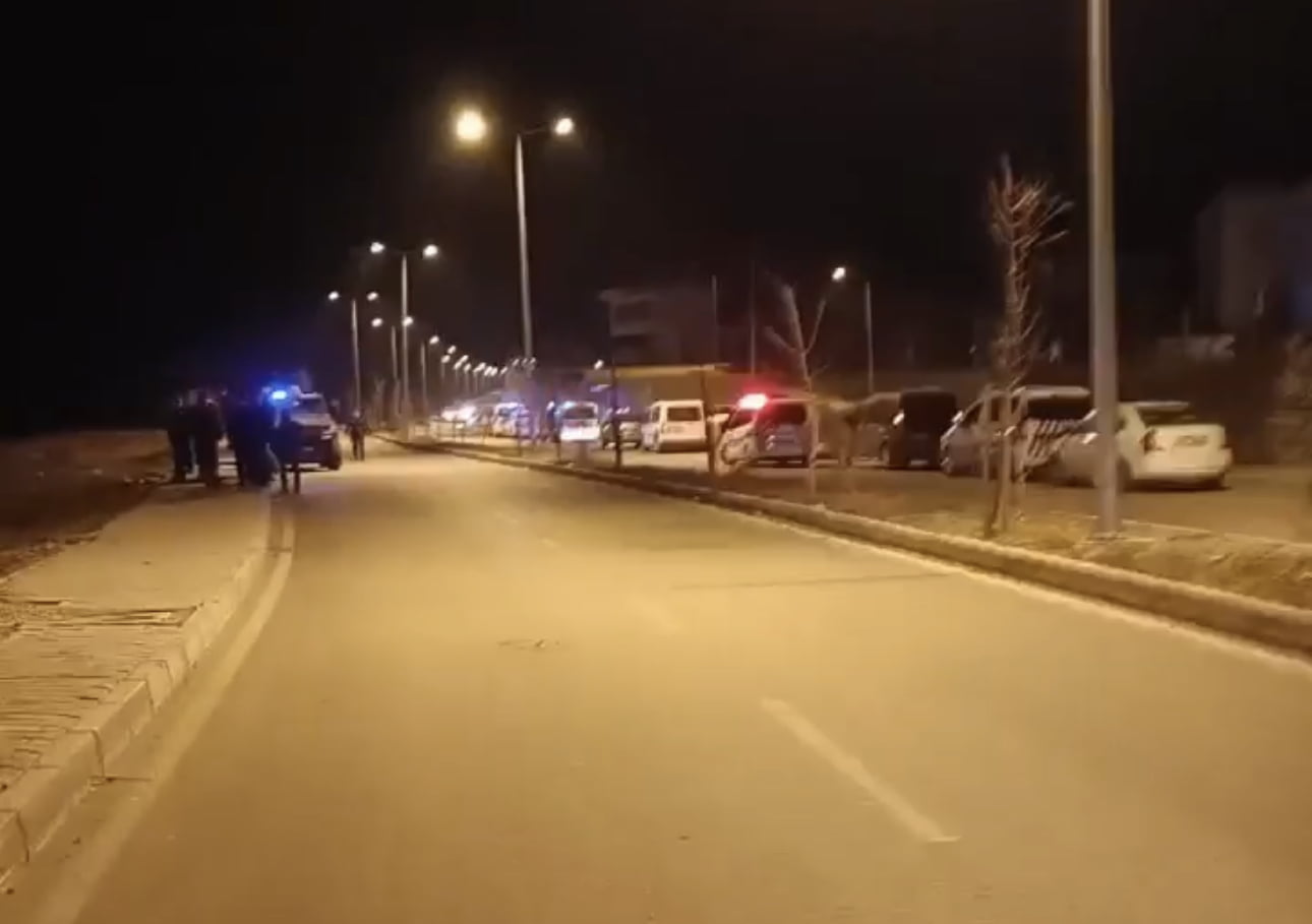 Elazığ'da hırsızlık ihbarına giden polis bıçaklandı!