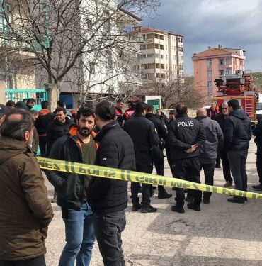 Elazığ'da bir evde 6 kişi ölü bulundu.