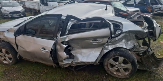 Elazığ’da otomobil bariyerlere çarptı: 1 ölü