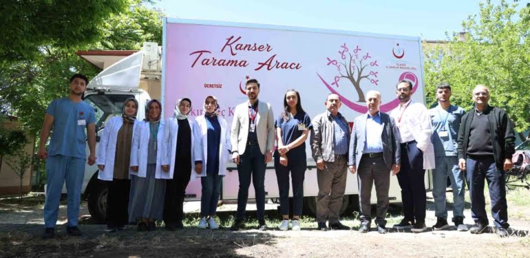 SAĞLIKÇILAR 'KANSERDE ERKEN TANI' İÇİN MOBİL ARAÇLA İLÇE İLÇE DOLAŞIYOR