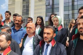 Elazığ Barosu, İsrail saldırılarına destek veren İsrailli yetkililer ile çifte vatandaşlar hakkında suç duyurusunda bulundu.