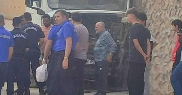 Elazığ’da kamyon duvara çarptı: 1 yaralı