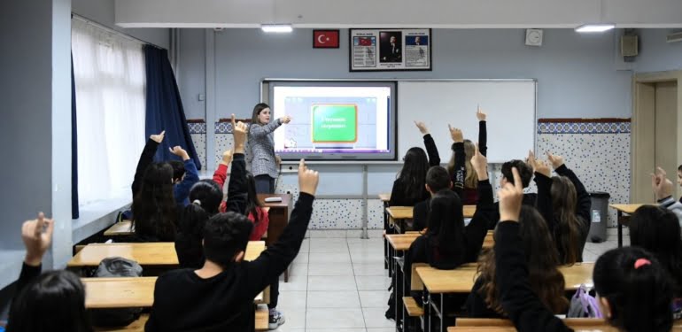 20 BİN SÖZLEŞMELİ ÖĞRETMEN ATAMASI BAŞVURULARI 20 MAYIS'TA BAŞLIYOR