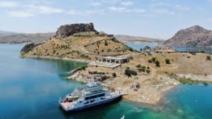 100-kadin-tarihi-pertek-kalesini-gezdi-6RjmjEa9.jpg