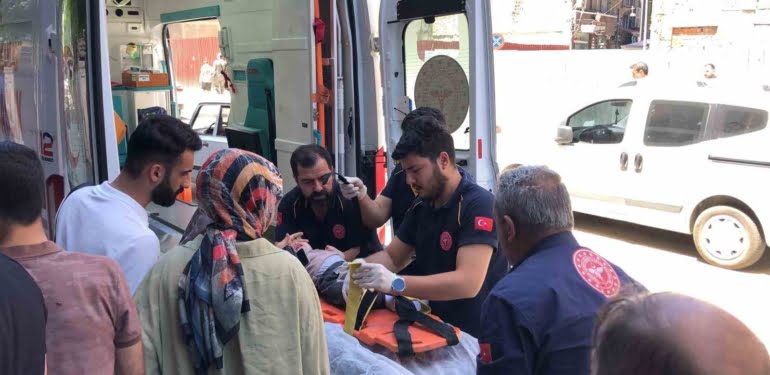 ELAZIĞ’DA OTOMOBİLİN ÇARPTIĞI ÇOCUK YARALANDI
