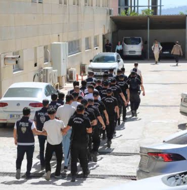 ELAZIĞ MERKEZLİ 6 İLDE ÖRGÜTLÜ OLARAK NİTELİKLİ DOLANDIRICILIK OPERASYONU: 29 GÖZALTI