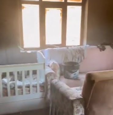 Elazığ'da bir köy evinde yangın çıktı.