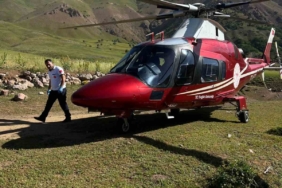 Arı sokması nedeniyle bilinç kaybı yaşayan vatandaş, ambulans helikopterle Erzurum’a sevk edildi ari-sokmasi-nedeniyle-bilinc-kaybi-yasayan-vatandas-ambulans-helikopterle-erzuruma-sevk-edildi-MNmyv7ik.jpg