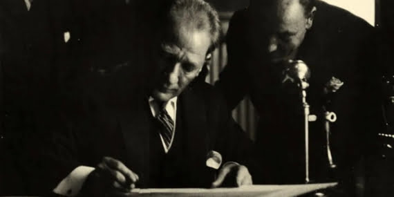 Bakanlık Atatürk’ün altı orijinal imzasını paylaştı Bakanlık Atatürk’ün altı orijinal imzasını paylaştı