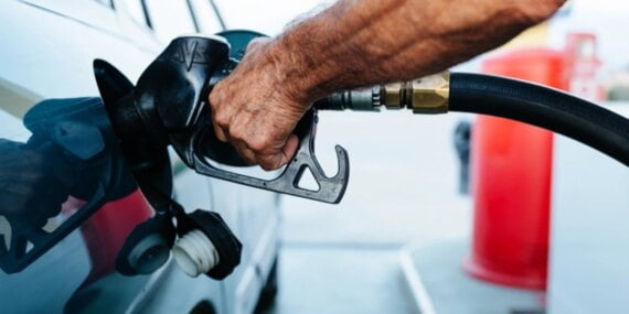 Benzin ve motorine bu gece çifte zam geliyor! Benzin ve motorine bu gece çifte zam geliyor!