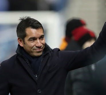 Beşiktaş'ın yeni teknik yöneticisi Van Bronckhorst İstanbul'da besiktasin-yeni-teknik-yoneticisi-van-bronckhorst-istanbulda-n7g8FhWM.jpg