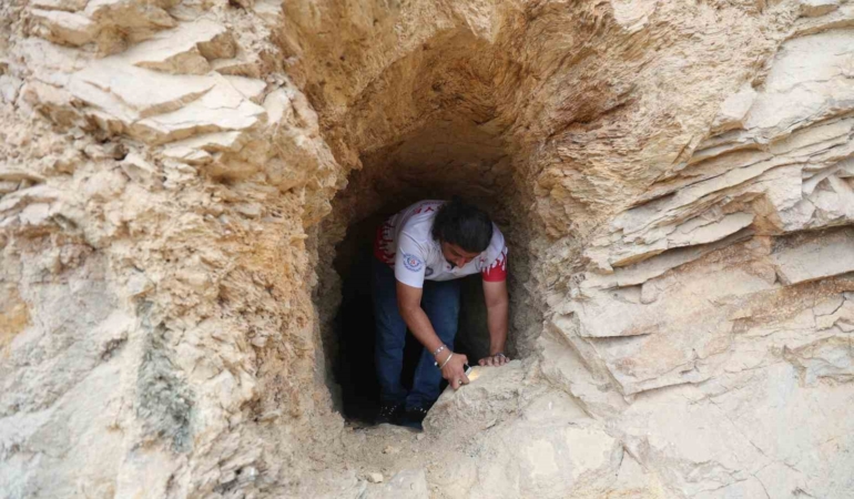 elazig-nimri-dagindaki-gizemli-tunellere-yalnizca-cuceler-girebiliyor-OTFUip5S.jpg