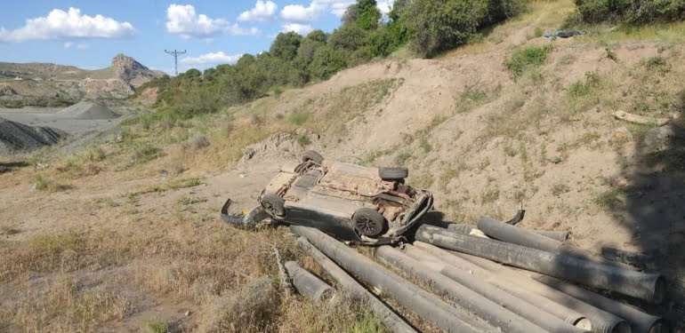 elazigda-araba-sarampole-yuvarlandi-1-meyyit-6-yarali-3aYBT6Gz.jpg
