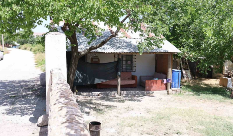 elazigda-bir-sahis-once-kiz-arkadasini-oldurdu-daha-sonra-intihar-etti-jXumk5sv.jpg