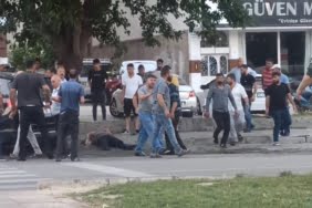 elazigda-bir-sahsi-aractan-indirip-olduresiye-dovduler-ApA1g89j.jpg