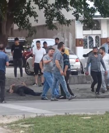 elazigda-bir-sahsi-aractan-indirip-olduresiye-dovduler-ApA1g89j.jpg