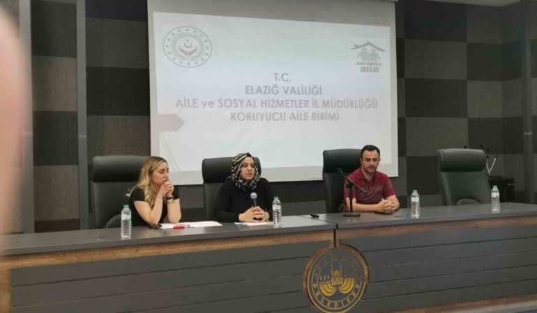 elazigda-bir-yetime-aile-olma-paneli-duzenlendi-X1Mn7C6j.jpg