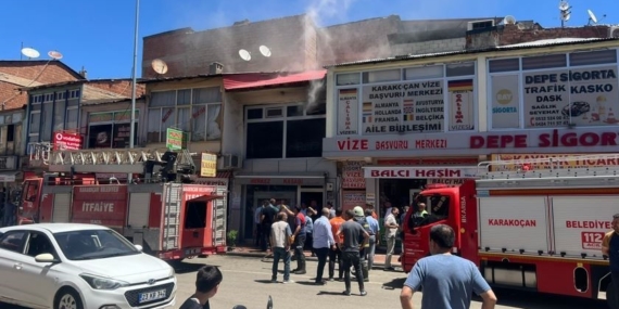 Elazığ’da Çatı Yangını Çıktı