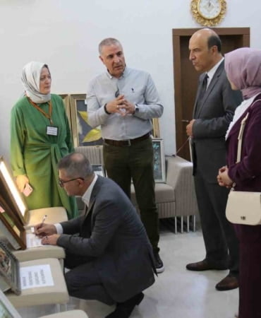 elazigda-el-sanatlari-sergisi-acildi-UIgF6Y98.jpg