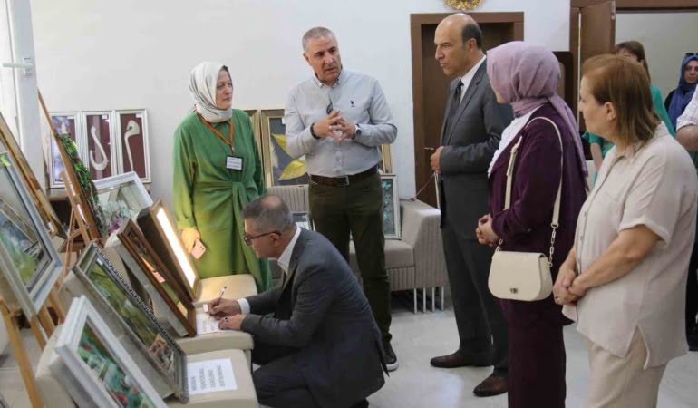 elazigda-el-sanatlari-sergisi-acildi-UIgF6Y98.jpg
