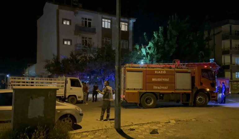 elazigda-evini-yakmaya-calisan-sahis-polis-tarafindan-ikna-edildi-FmNsFUxy.jpg