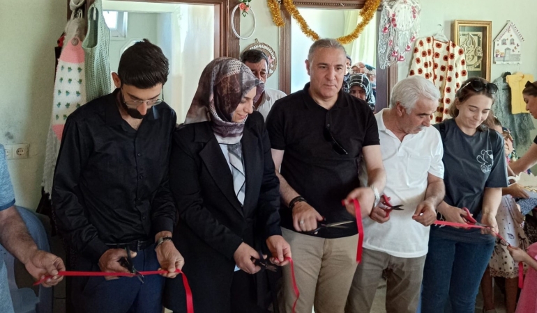 elazigda-kursiyerler-urettigi-urunler-sergilendi-uWrTYLVZ.jpg