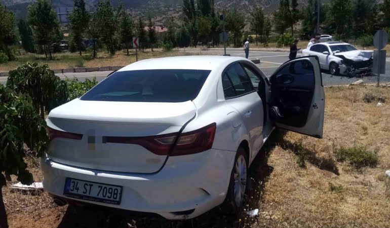 elazigda-trafik-kazasi-3-yarali-PspYrkt9.jpg