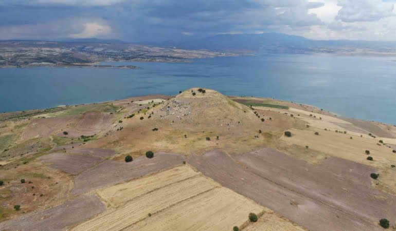 elazigdaki-hoyuk-manzarasi-ile-dikkat-cekiyor-j5cfbYn5.jpg