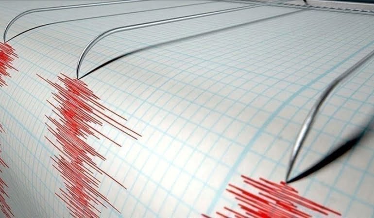 manisada-50-buyuklugunde-deprem-meydana-geldi-cevre-iller-de-hissetti-ThOAYIaj.jpg
