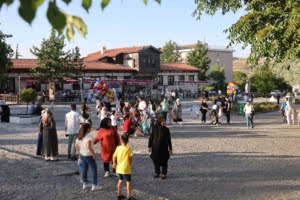 medeniyetler-besigi-5-bin-yillik-harputta-turizm-hareketliligi-basladi-gNbQlPyQ.jpg