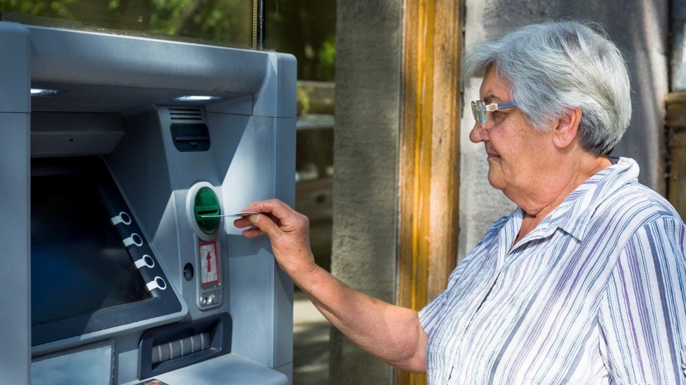 Milyonları Etkiliyor: Bankalar ATM Para Çekme Limitlerini Değiştirdi! Yeni Rakamlar Açıklandı