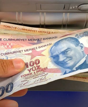 milyonlari-etkiliyor-bankalar-atm-para-cekme-limitlerini-degistirdi-yeni-rakamlar-aciklandi-tN4wJUrF.jpg