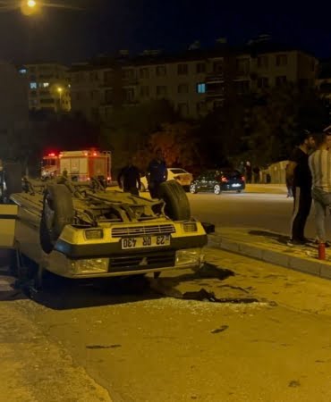tekeri-kopan-otomobil-takla-atip-ters-yone-uctu-9kbVpkm7.jpg