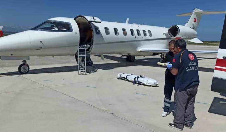 vanda-2-hasta-ambulans-ucakla-ankaraya-gonderildi-4Ck4imVg.jpg