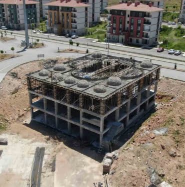 verilen-kelamlar-yerine-getirilmeyince-caminin-imali-yarida-kaldi-9WptWU5C.jpg