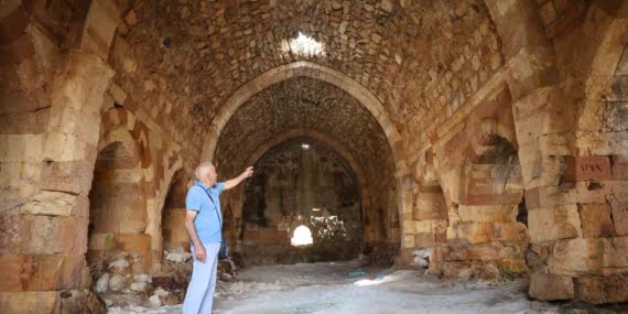 Zamana direnen 750 yıllık kervansaray restore edilmeyi bekliyor Zamana direnen 750 yıllık kervansaray restore edilmeyi bekliyor