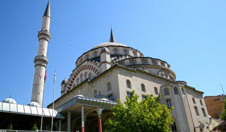 20171103134028171_ELAZIG 008 IZZET PASA CAMII SERVET UYGUN