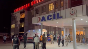 ELAZIĞ'DA DÜĞÜN SALONUNDA BIÇAKLI KAVGA: 3 YARALI