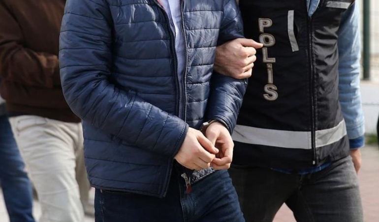 Polis