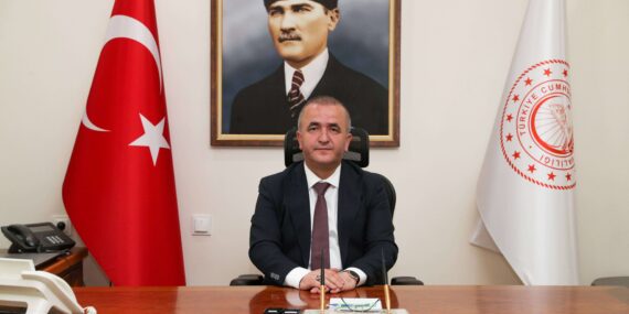 Elazığ Valisi’nden Öğrencilere 'Kar Tatili' Mesajı Elazığ Valisi’nden Öğrencilere ‘Kar Tatili’ Mesajı