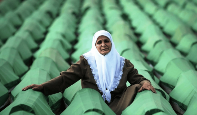 Srebrenitsa-Katliami