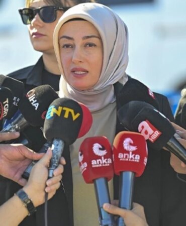ayse-atesten-mahkemenin-ara-kararina-tepki-cizdiginiz-cerceveyi-paramparca-edip-ayaklarinizin-altina-atacagim-rPDytIi9.jpg