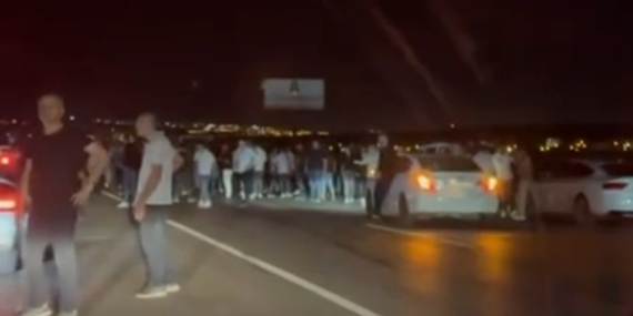 Batman’da bir TIR, düğün töreni çıkışında davetlilerin arasına daldı: 1’i bebek 4 kişi hayatını kaybetti Batman’da bir TIR, düğün töreni çıkışında davetlilerin arasına daldı: 1’i bebek 4 kişi hayatını kaybetti