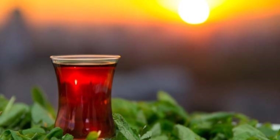 Çay fiyatlarına zam geldi! Çay fiyatlarına zam geldi!