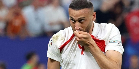 Cenk Tosun Fenerbahçe'de! Resmen açıklandı Cenk Tosun Fenerbahçe’de! Resmen açıklandı