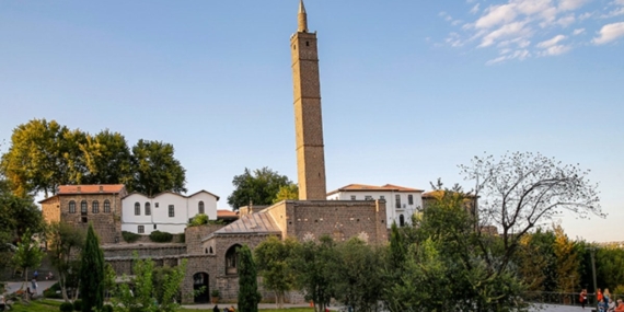 Rotada Elazığ Var: Diyarbakır 'Dünyanın En Harika Yerleri' Listesine Girdi Rotada Elazığ Var: Diyarbakır ‘Dünyanın En Harika Yerleri’ Listesine Girdi