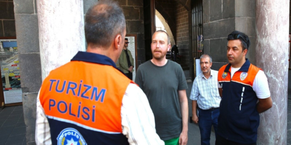 Diyarbakır’da ‘5 dil konuşan turizm polisi’ göreve başladı: Kürtçe de var