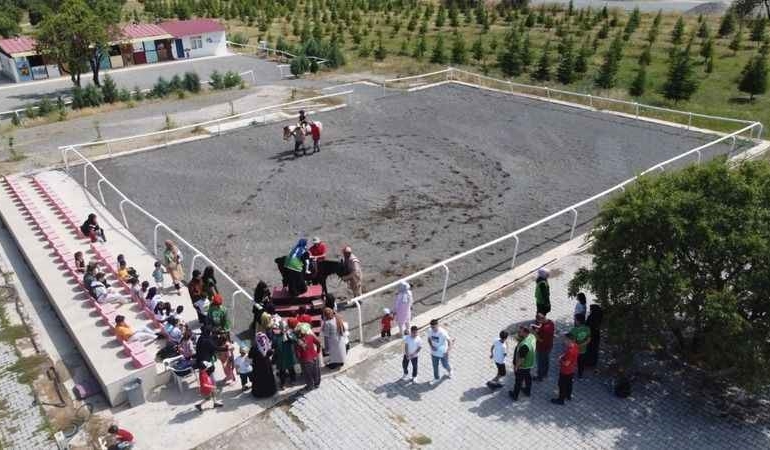 elazig-hipodromu-sosyal-sorumluluk-projeleriyle-sehre-deger-katiyor-tHKtulrc.jpg
