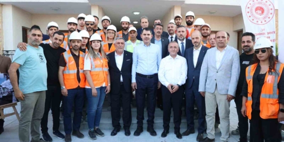 Elazığ’a gelen Bakan Kurum, TOKİ konutlarını inceledi Elazığ’a gelen Bakan Kurum, TOKİ konutlarını inceledi