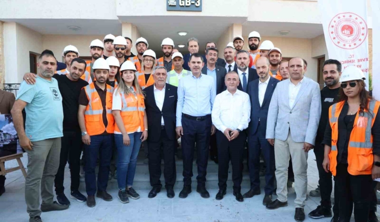 elaziga-gelen-bakan-kurum-toki-konutlarini-inceledi-1xKS5XNK.jpg